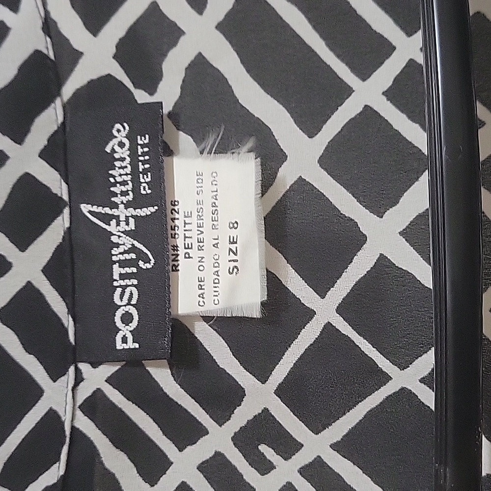 Dress,  cover up (8), purse, and new  ear-rings . Reduced from 25 to $14.00 - Picture 13 of 17